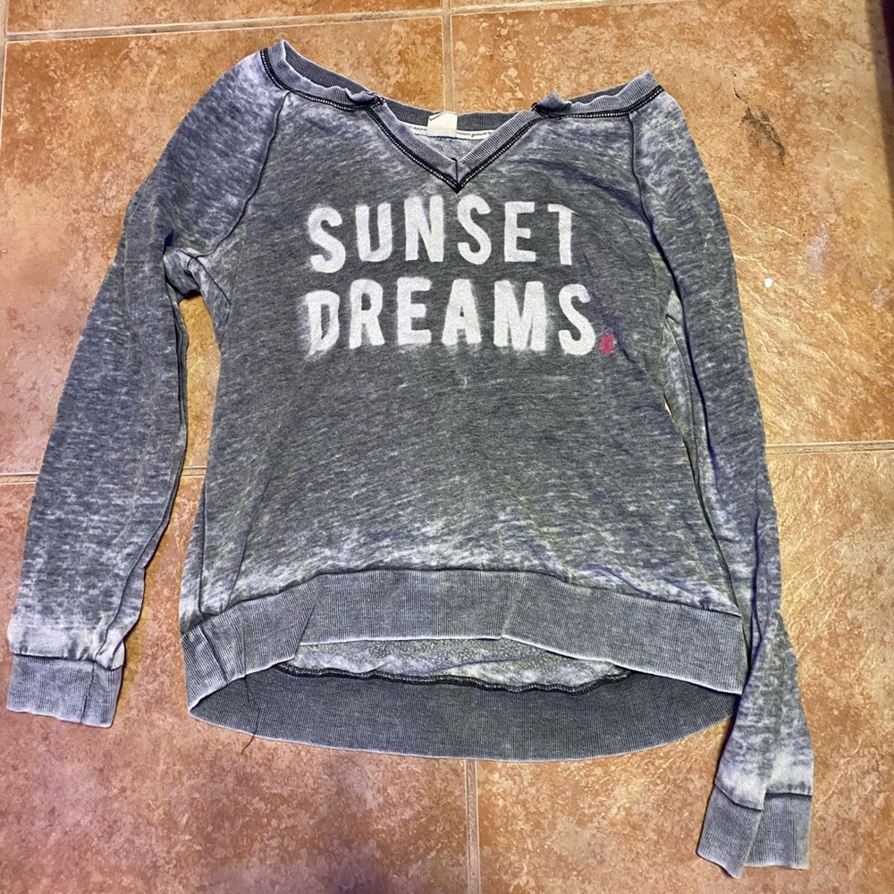 MAKE AN OFFER❤️❤️❤️ Large grey women’s sweater